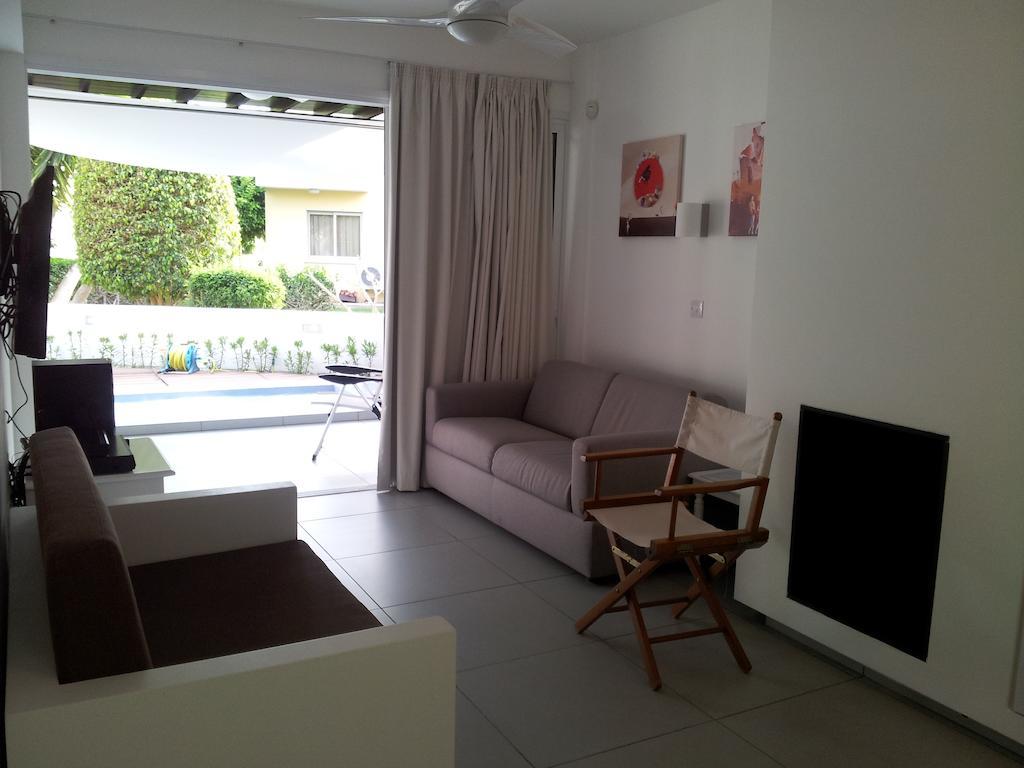 Yialos Holiday Apartments Perivolia Ruang foto